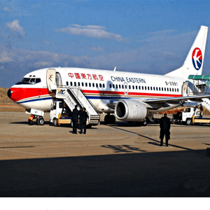 铜仁凤凰机场货运航空快运业稳步发展的原因是什么？